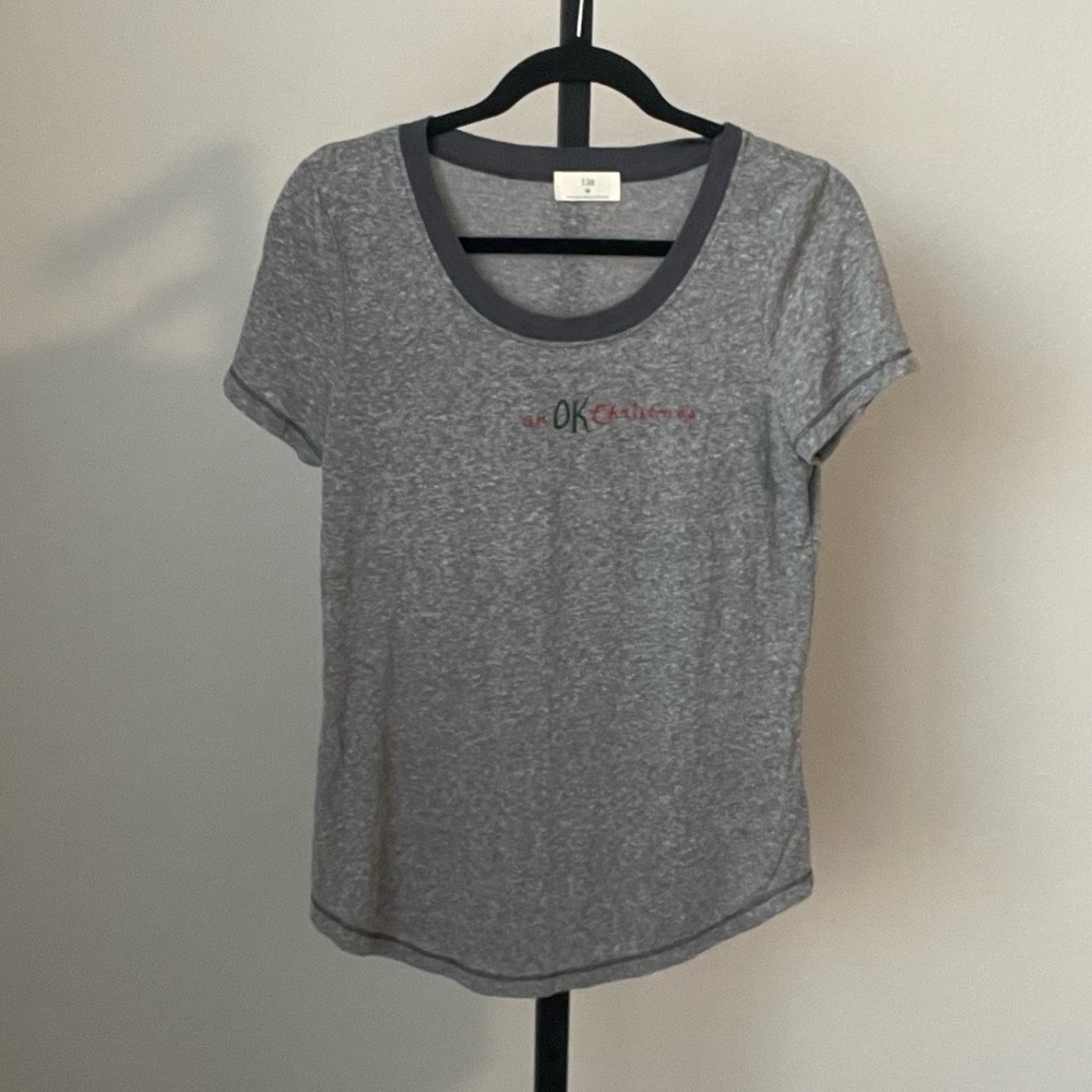 T.ia An ok Christmas Embroidered T-shirt Size Medium